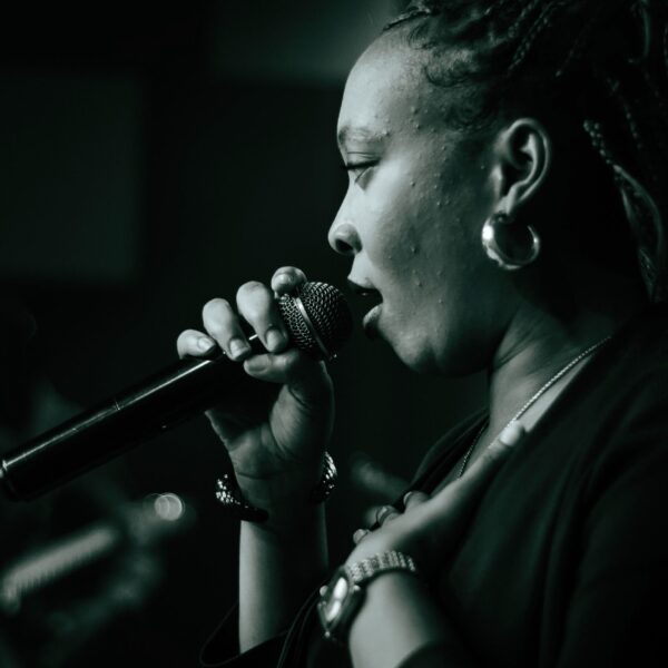 IDI EBUBE by FUNMI UNSTOPPABLE ft MAUREEN IDI EBUBE by FUNMI UNSTOPPABLE ft MAUREEN