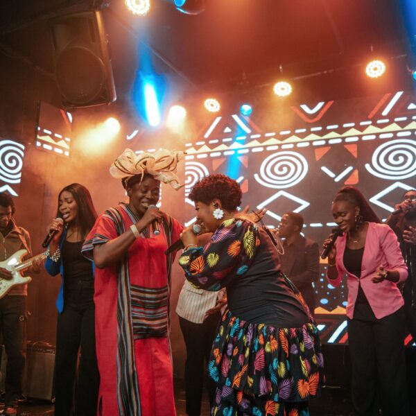 IDI EBUBE by FUNMI UNSTOPPABLE ft MAUREEN IDI EBUBE by FUNMI UNSTOPPABLE ft MAUREEN